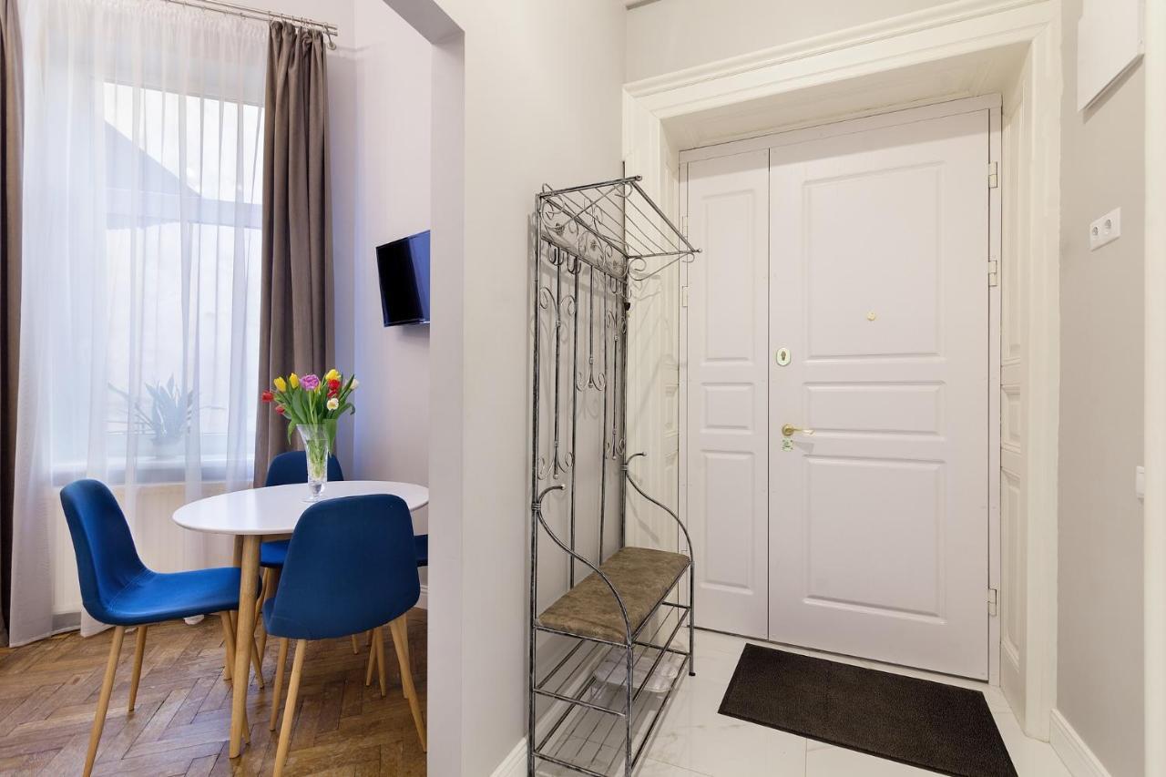 Chopin Apartment In The Center Of Lviv Exterior photo